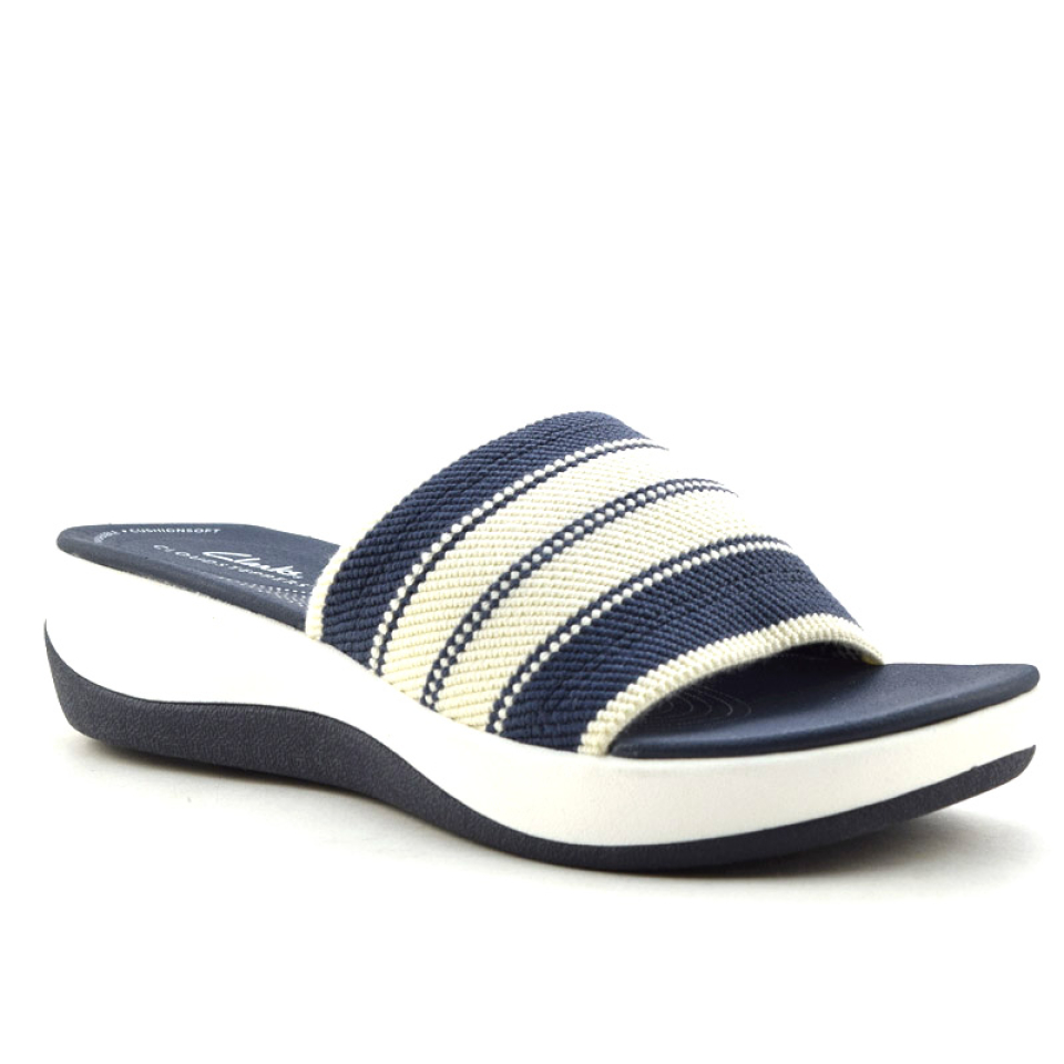 AFT - ARLA HOLLIS - CLARKS